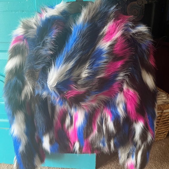 faux fur jacket/coat - Picture 3 of 5